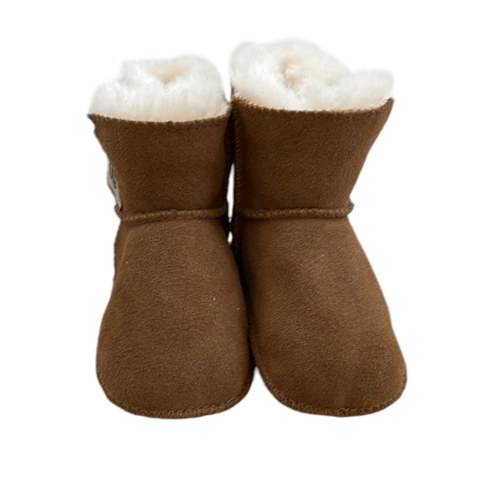 UGG, toddler size medium - Picture 2 of 5